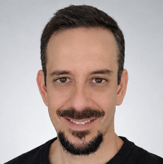 Jorge Cuenca García, autor de Trampa de humo y Guía para el inquilino.